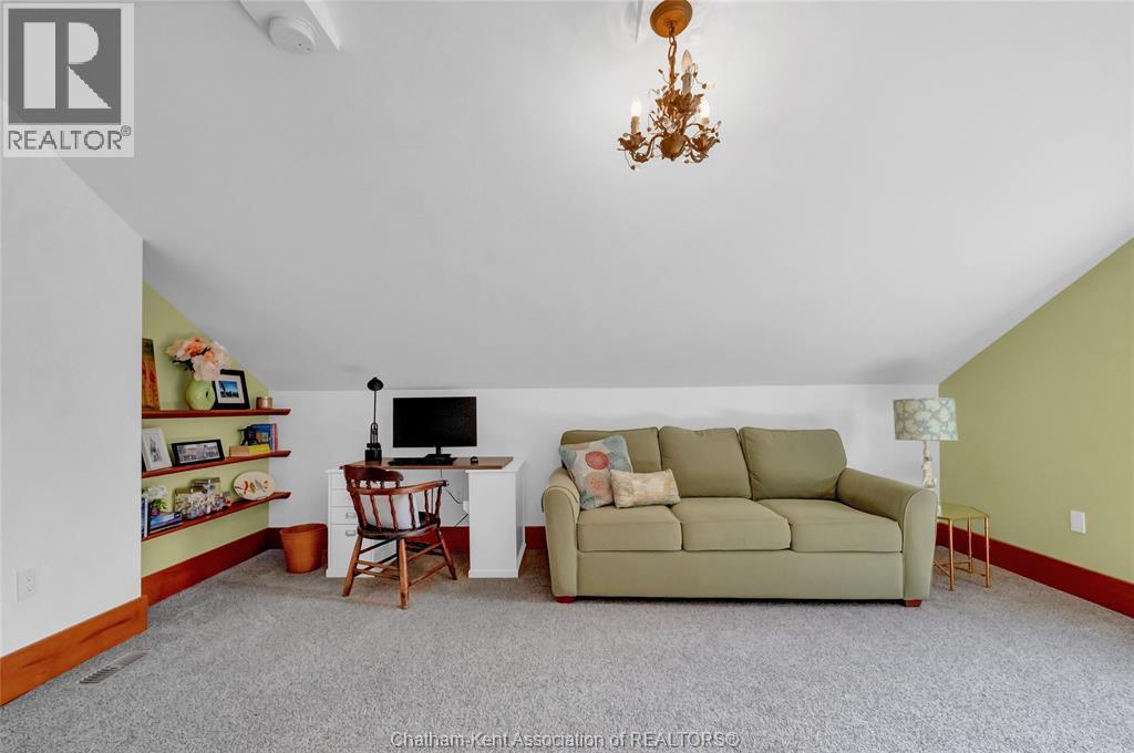 203 Talbot STREET East - Image 36