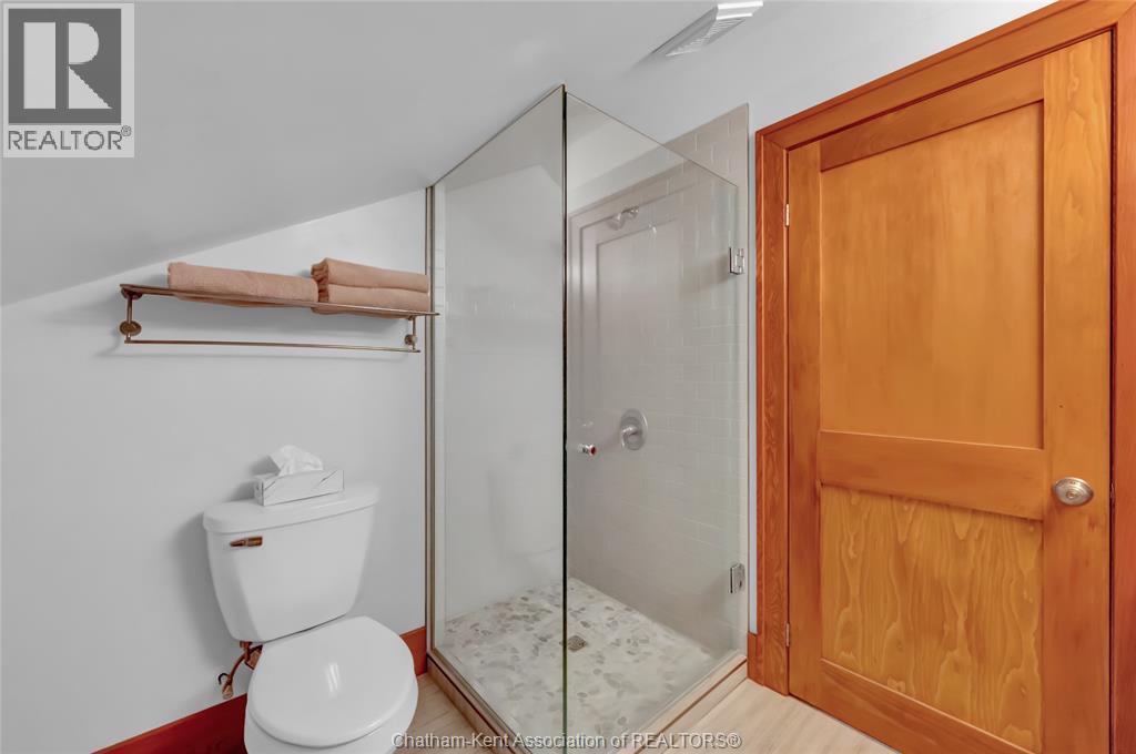 203 Talbot STREET East - 37