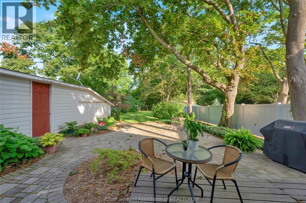 203 Talbot STREET East - 48