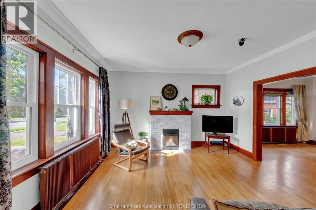 203 Talbot STREET East - 9
