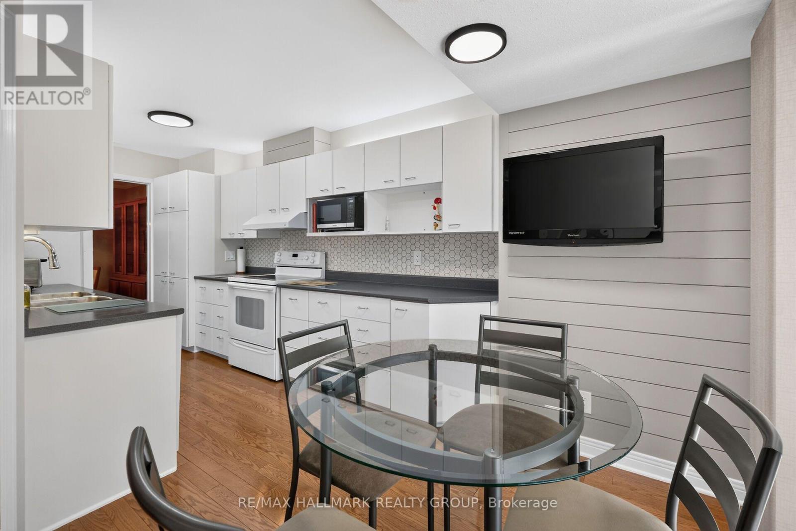 137 DUNBARTON COURT - 13