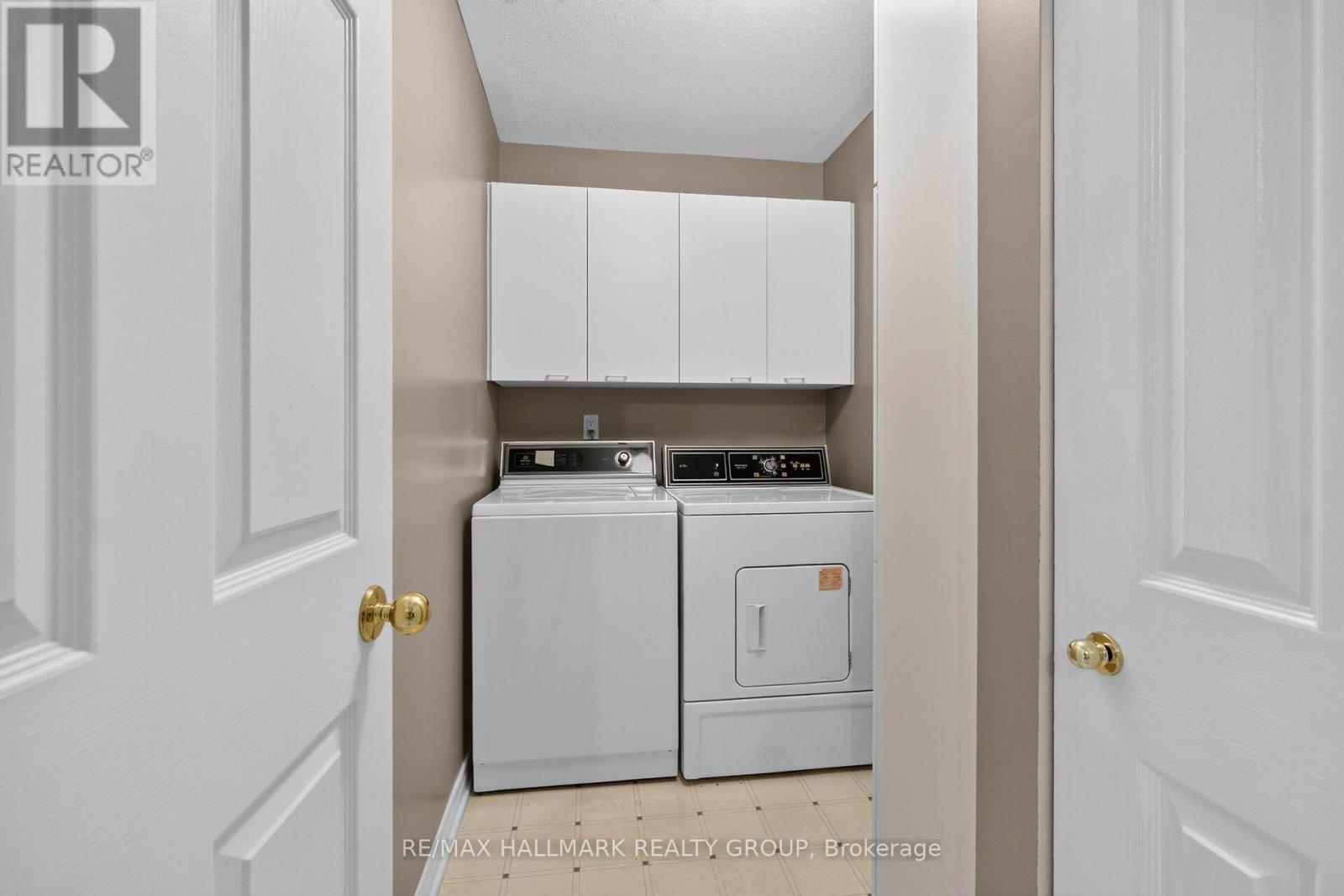 137 DUNBARTON COURT - 32