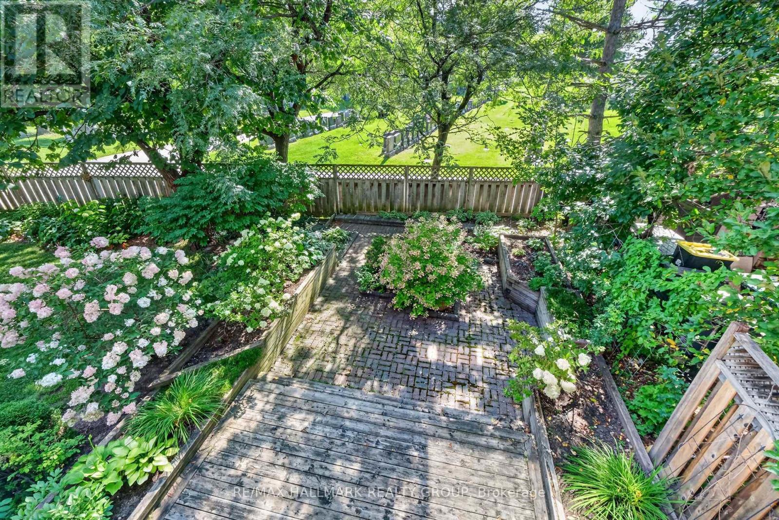 137 DUNBARTON COURT - 33