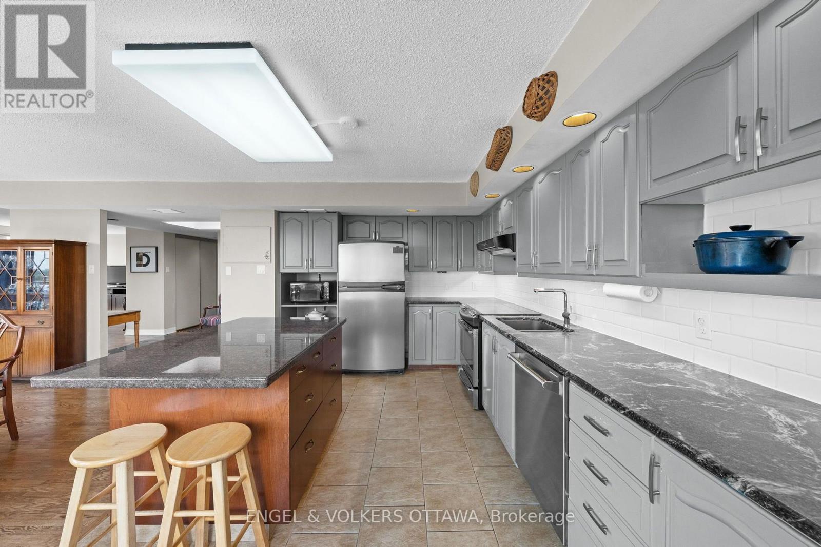 #801 555 WILBROD STREET - Image 13