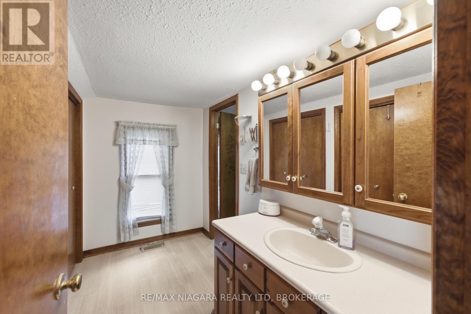 4491 CANBOROUGH ROAD - Image 17