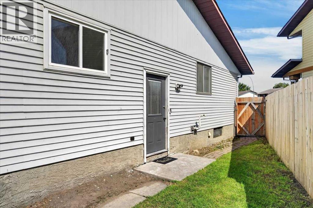 235 Abalone Place NE - 4