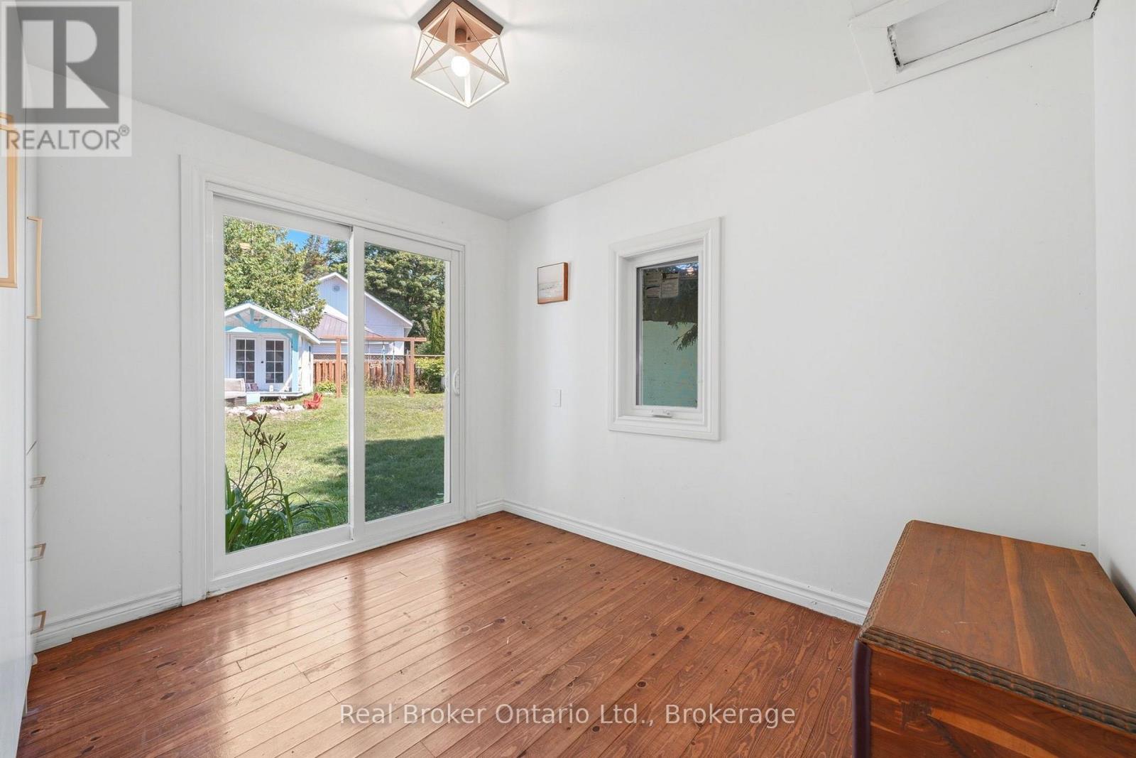 7 OLIVER DRIVE - 33