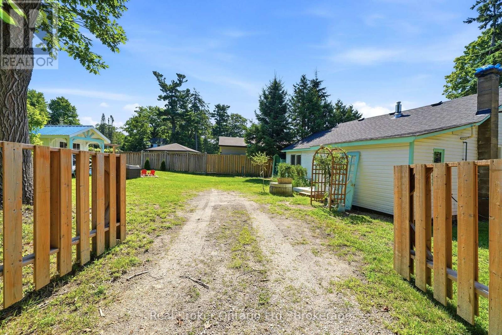 7 OLIVER DRIVE - 34