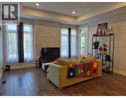 Living room/Fireplace - 96 Carolina Woods, Leamington, ON N8H5N2 Photo 12