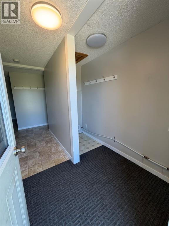 9701 95 Street - 7