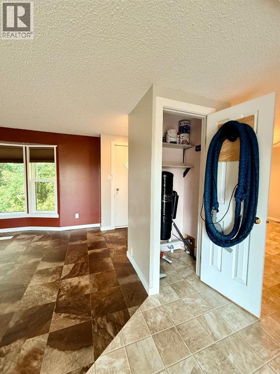 9701 95 Street - Image 22