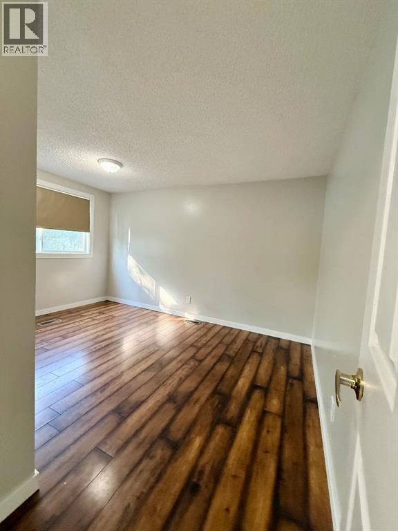 9701 95 Street - 28