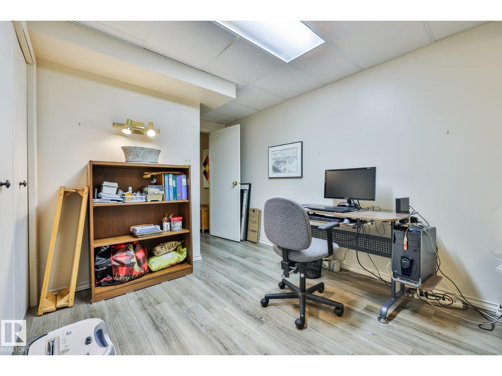 3764 30 ST NW - 33
