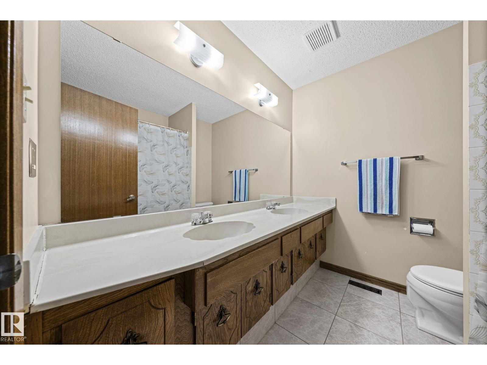 4 Woodlake RD - Image 16