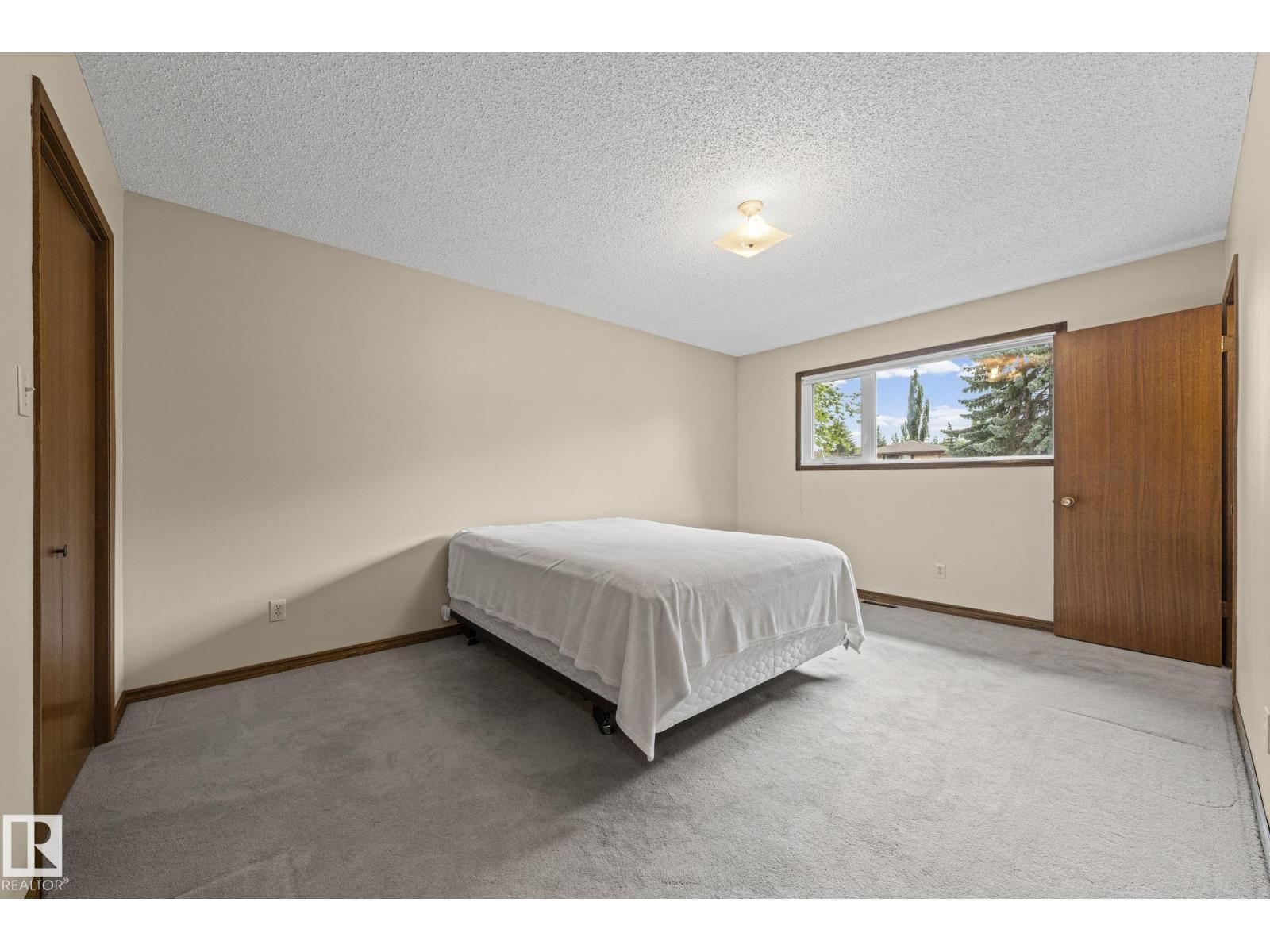 4 Woodlake RD - 18