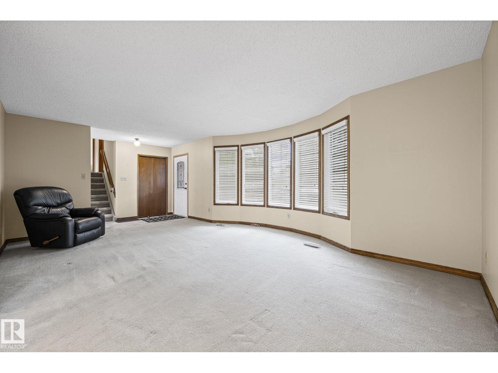 4 Woodlake RD - Image 12
