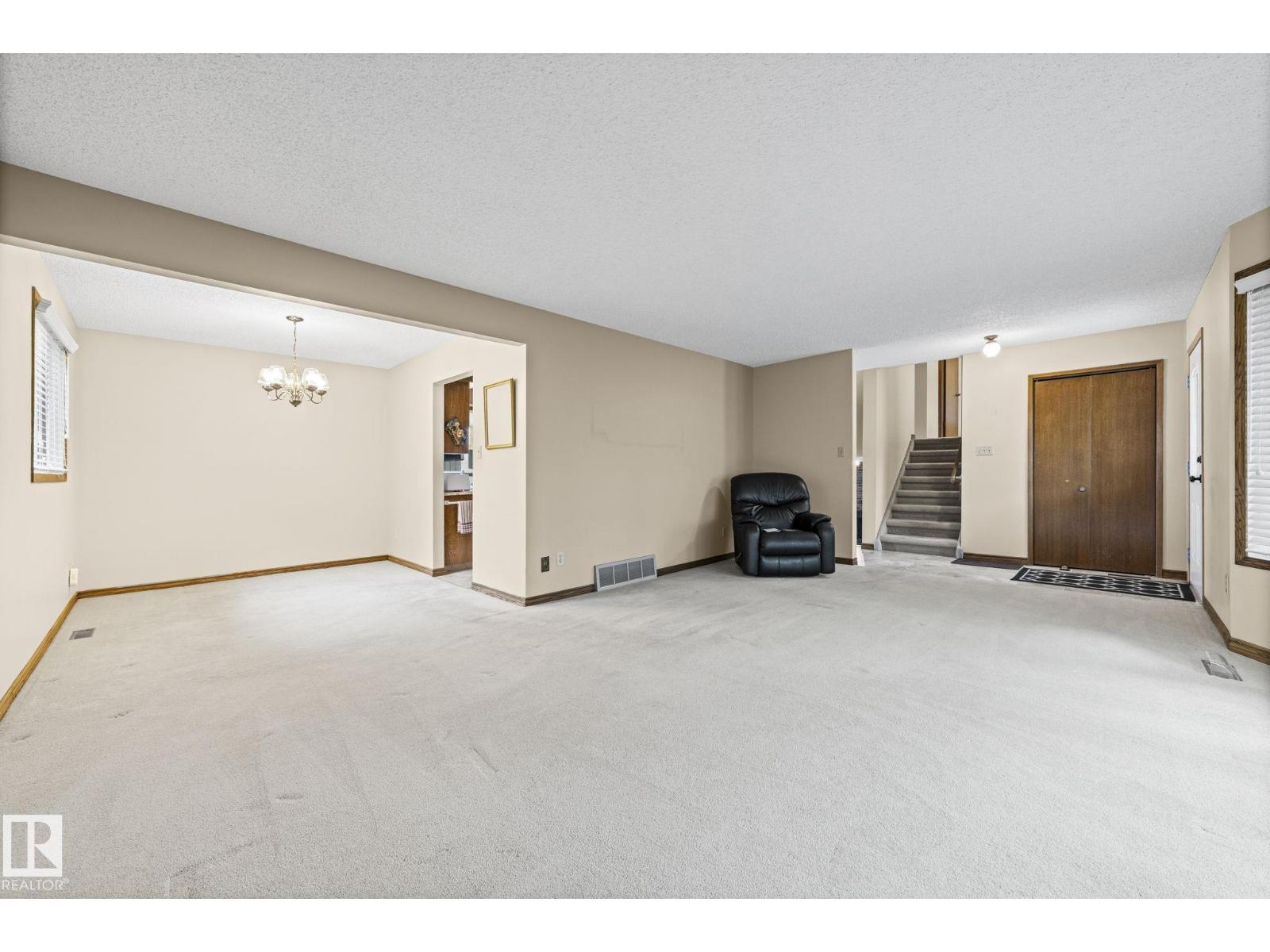 4 Woodlake RD - Image 13