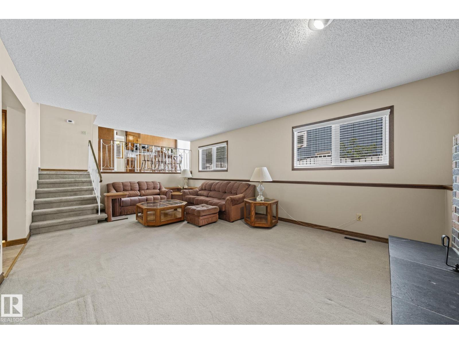 4 Woodlake RD - 28
