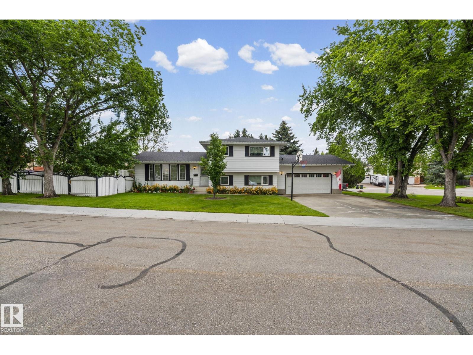 4 Woodlake RD - 2