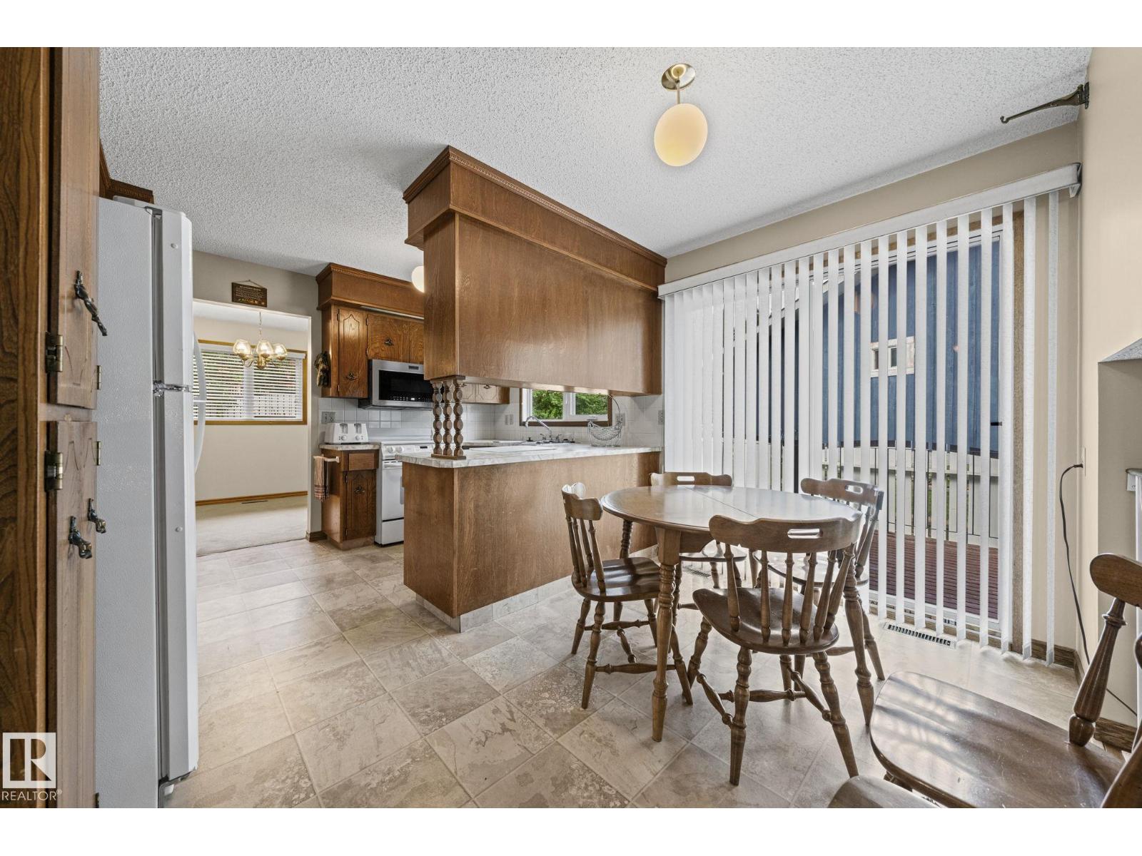 4 Woodlake RD - Image 9