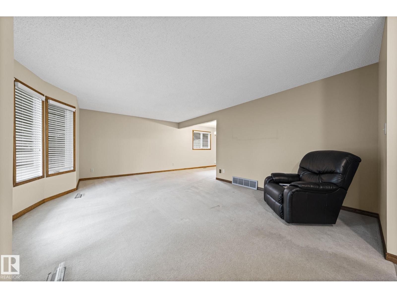 4 Woodlake RD - Image 11