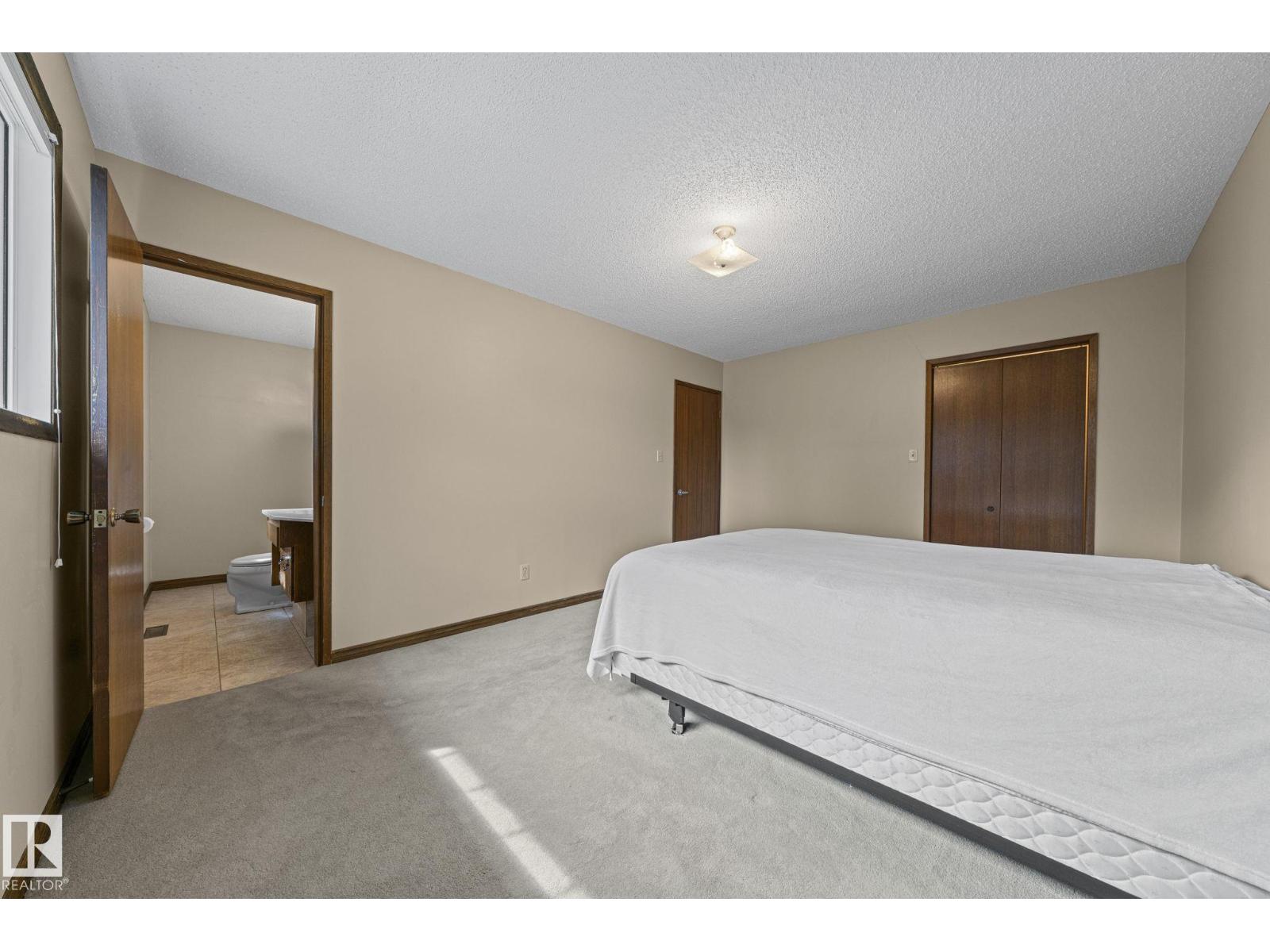 4 Woodlake RD - Image 20