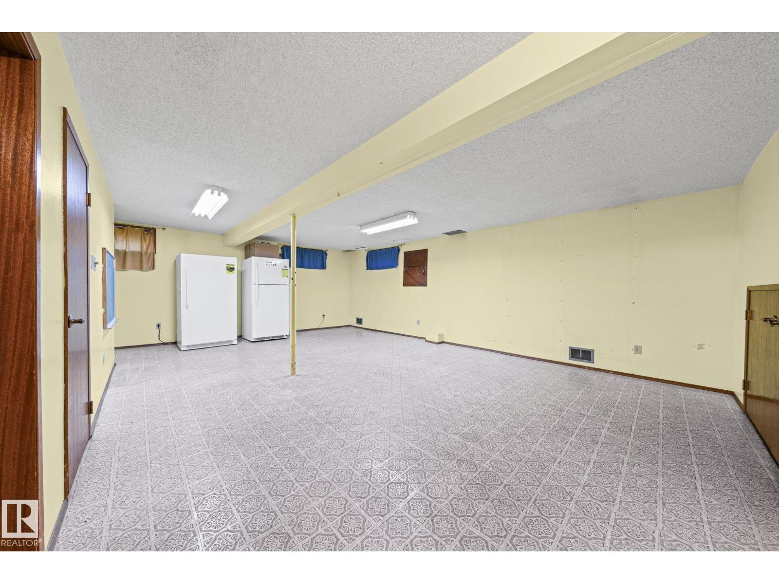 4 Woodlake RD - Image 33