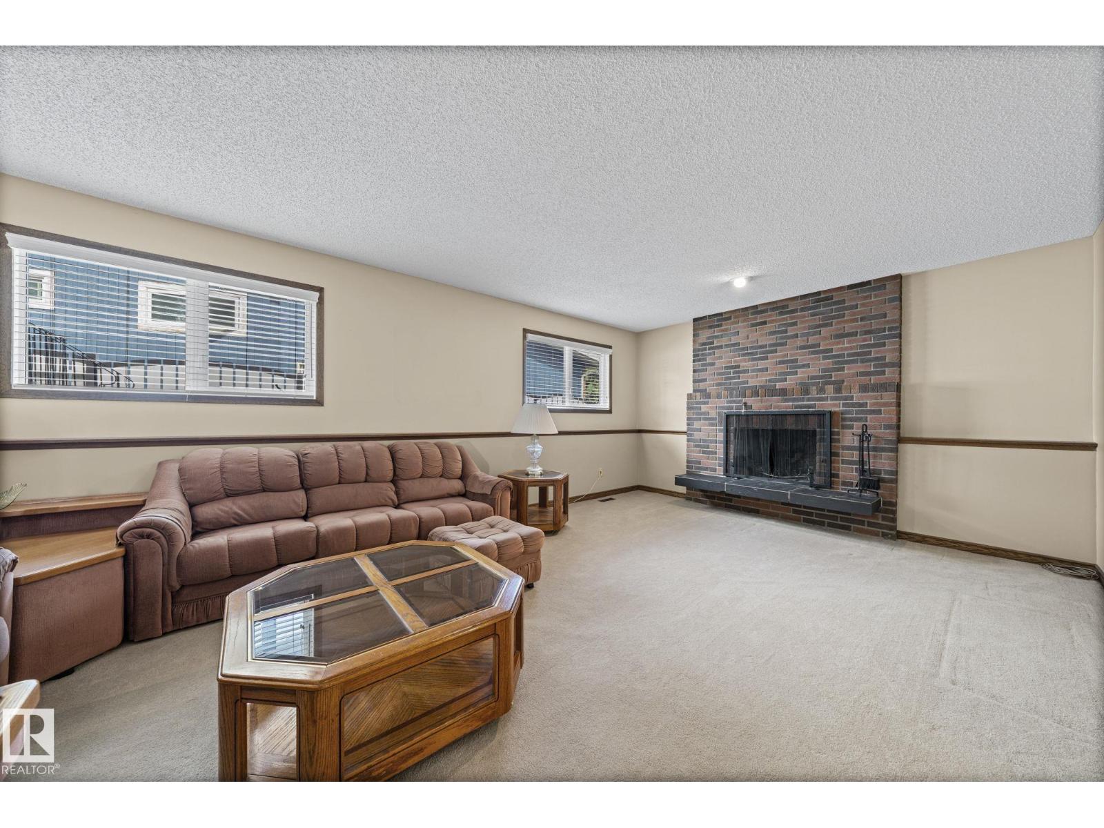 4 Woodlake RD - 27