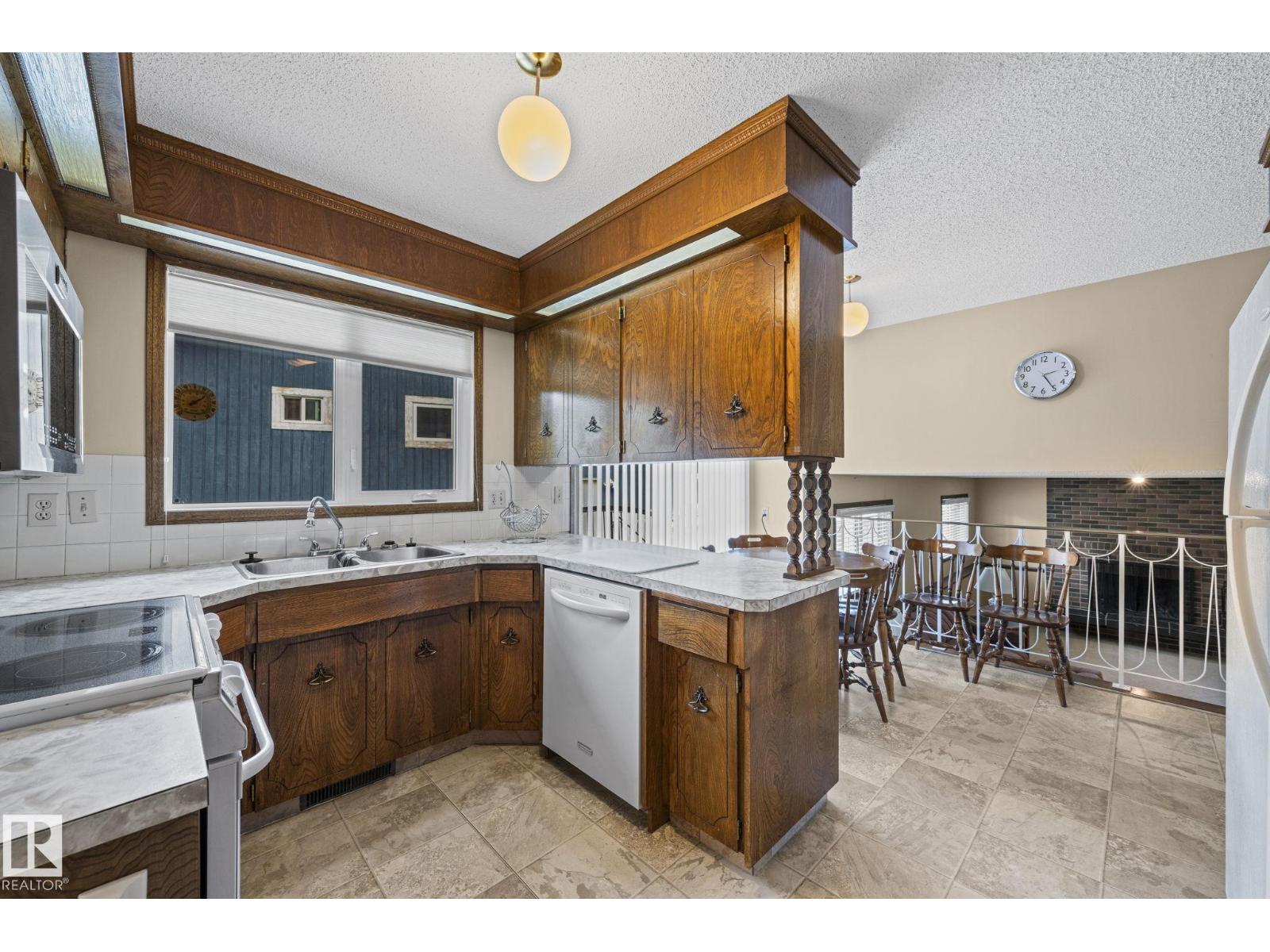 4 Woodlake RD - Image 5
