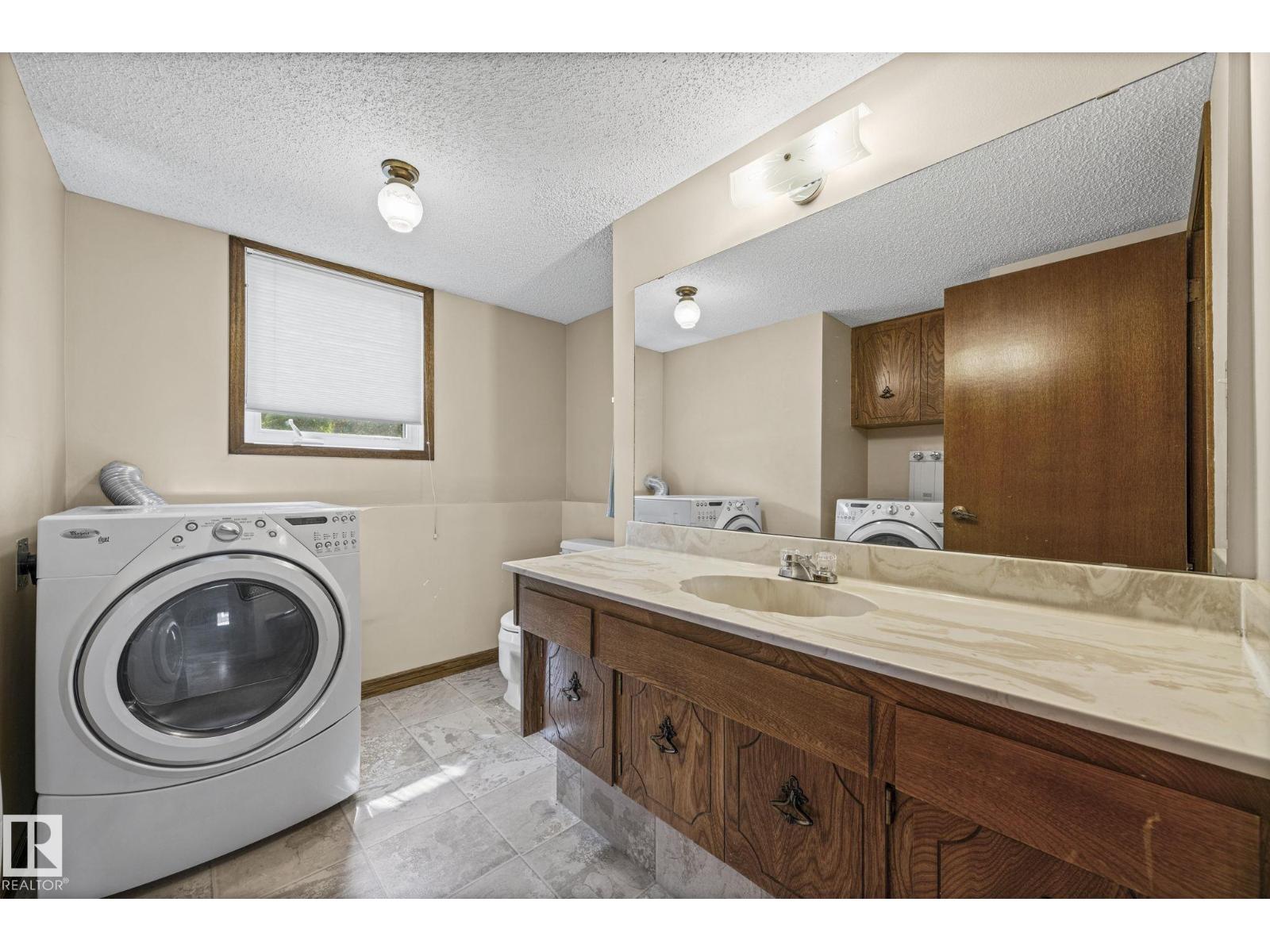 4 Woodlake RD - Image 30