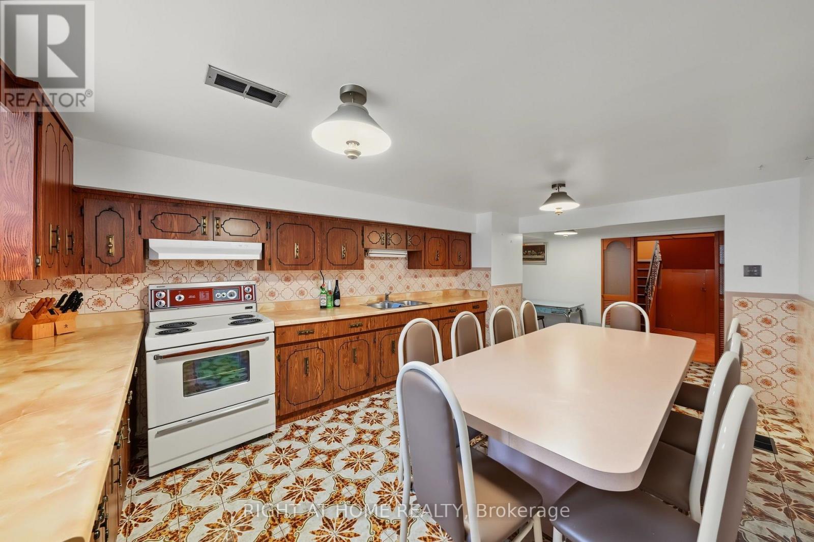 84 RAVEN ROAD - 27