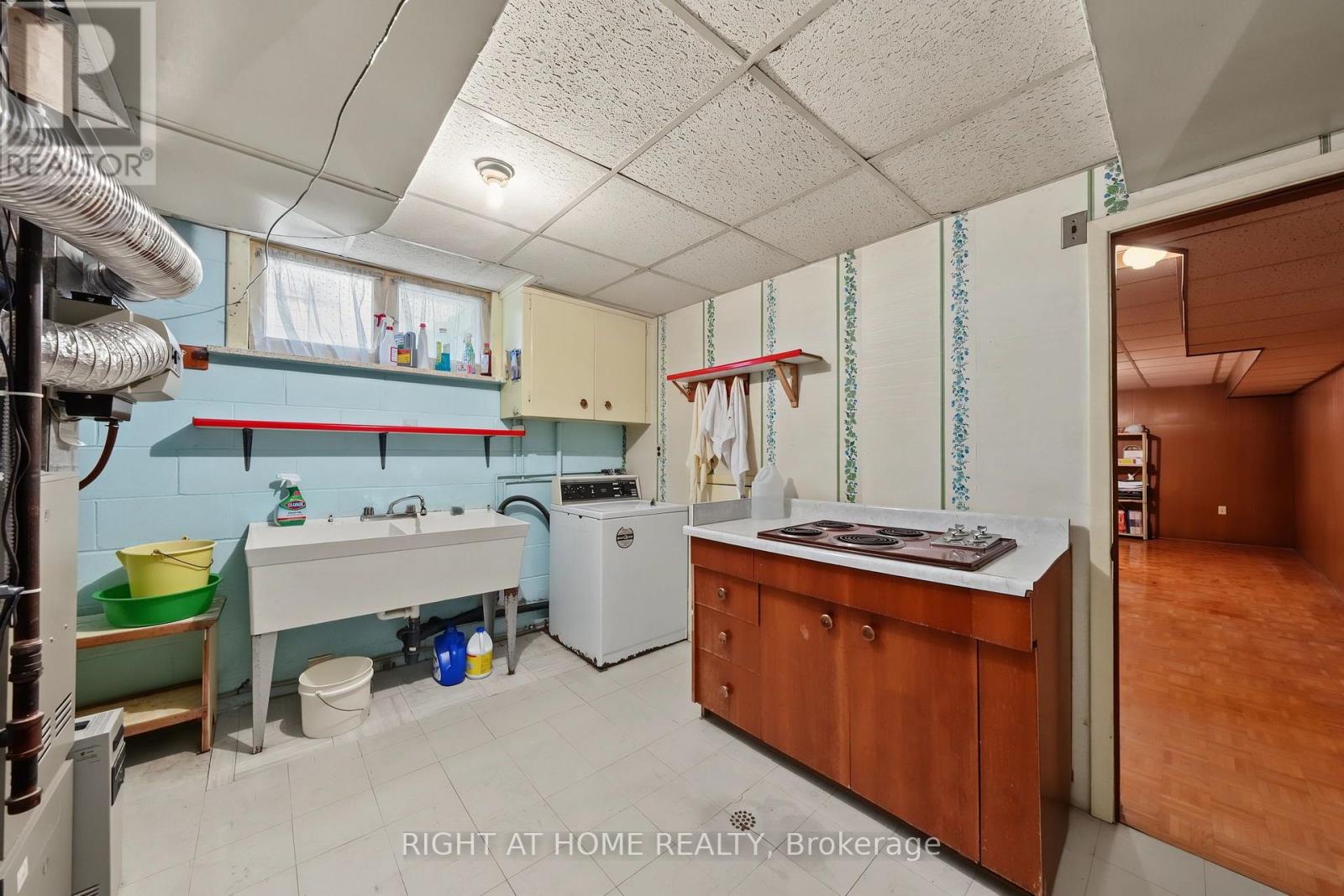 84 RAVEN ROAD - 32