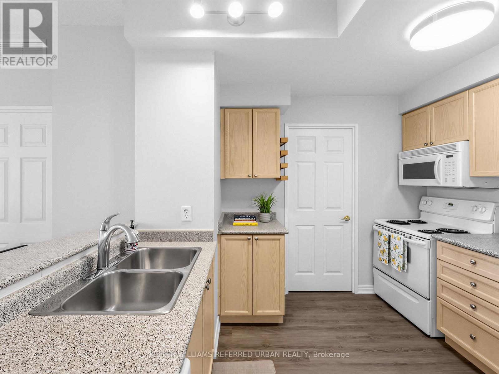 #406 2301 PARKHAVEN BOULEVARD - 12