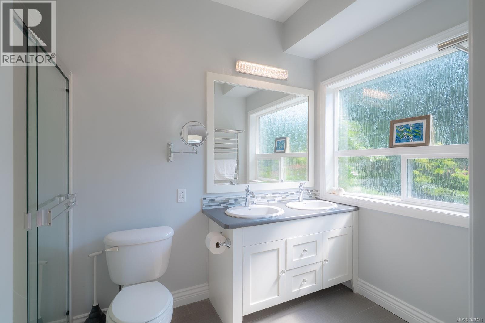 3744 Cavendish Blvd - 26