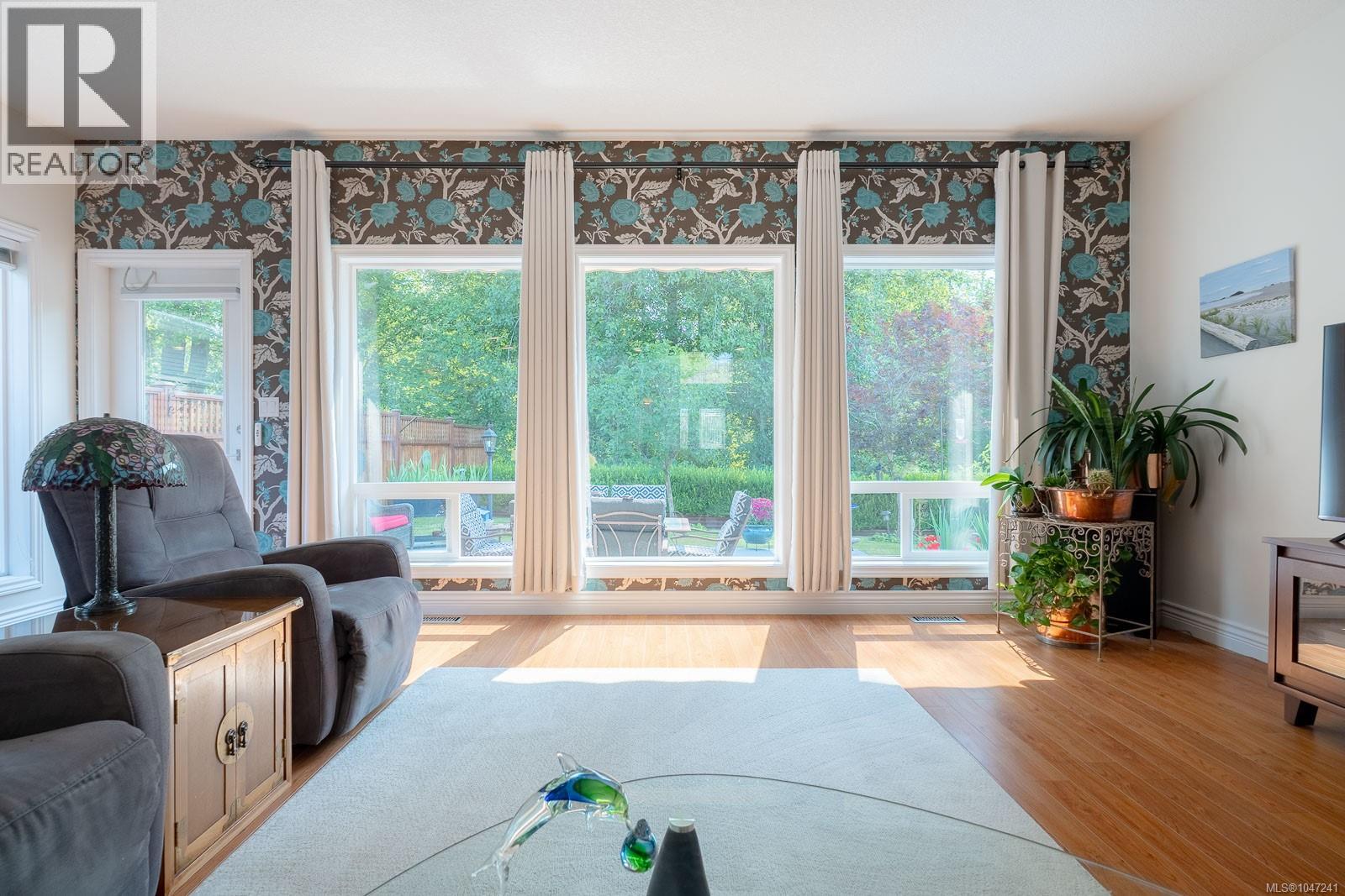 3744 Cavendish Blvd - 20