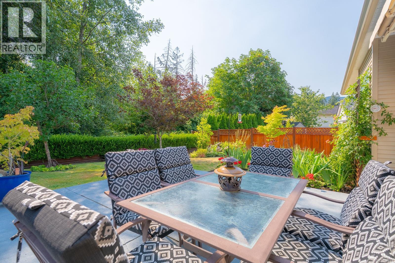 3744 Cavendish Blvd - 33