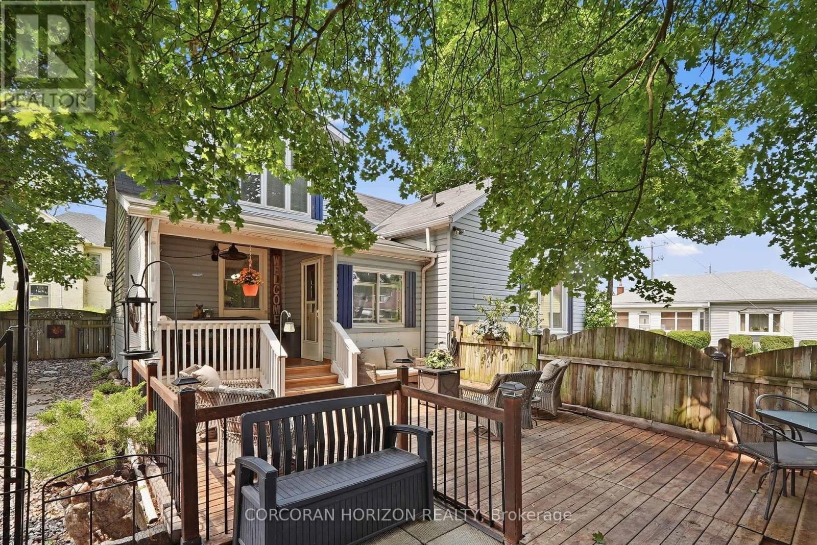 153 MONTROSE STREET N - 32