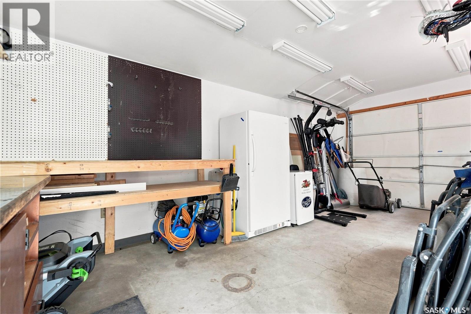2213 Coy AVENUE - 46