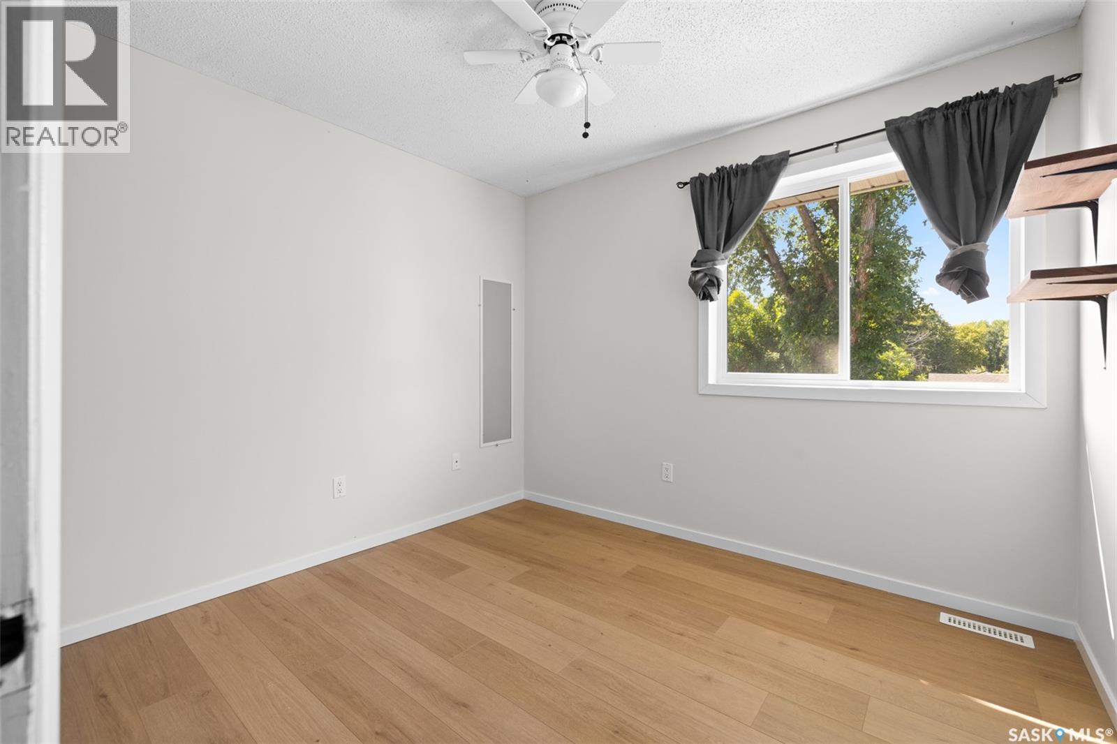 48 French CRESCENT - Image 18