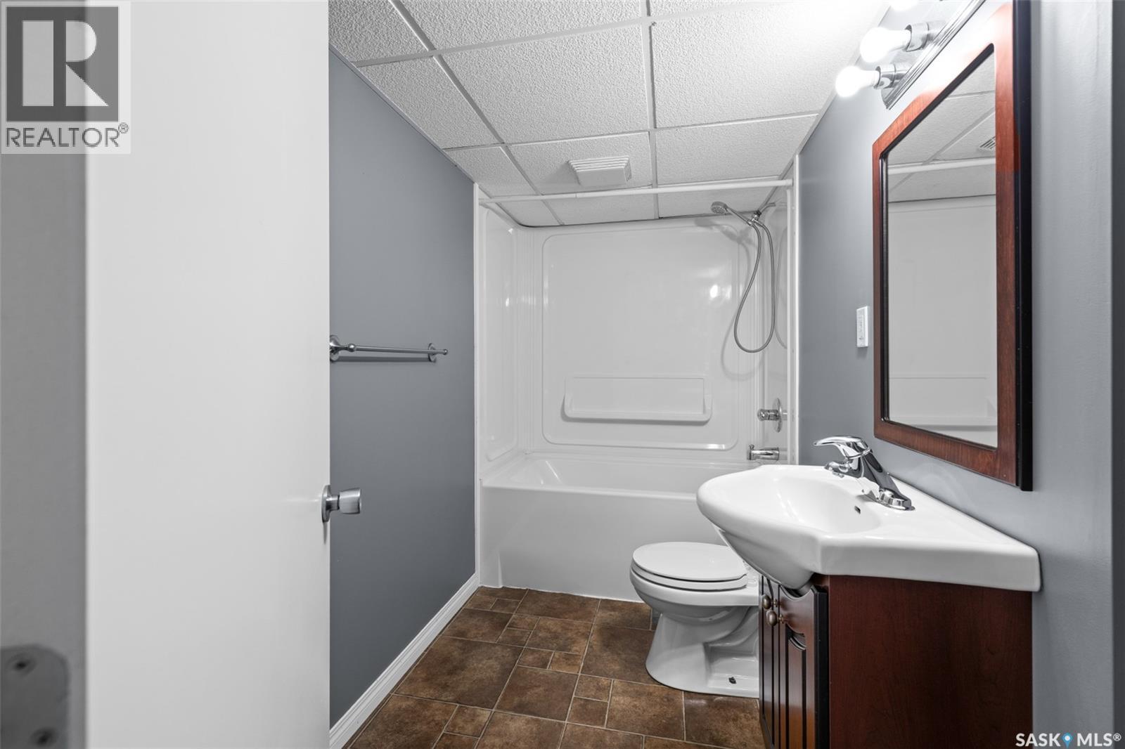48 French CRESCENT - Image 32
