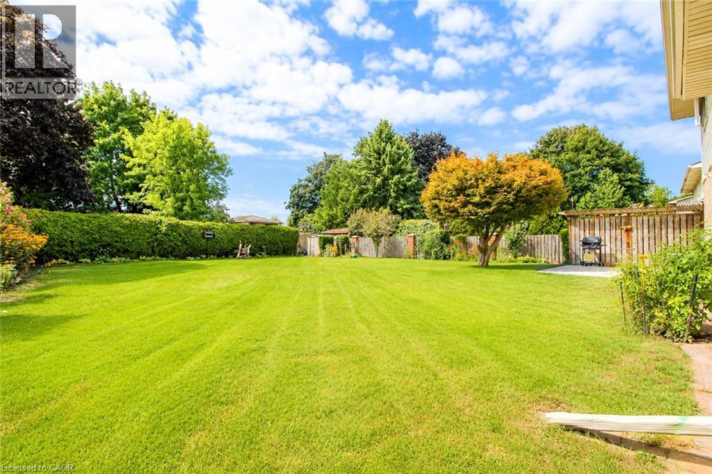 14 BERKLEY Crescent - Image 24