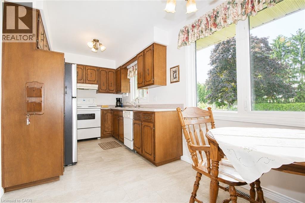 14 BERKLEY Crescent - Image 10