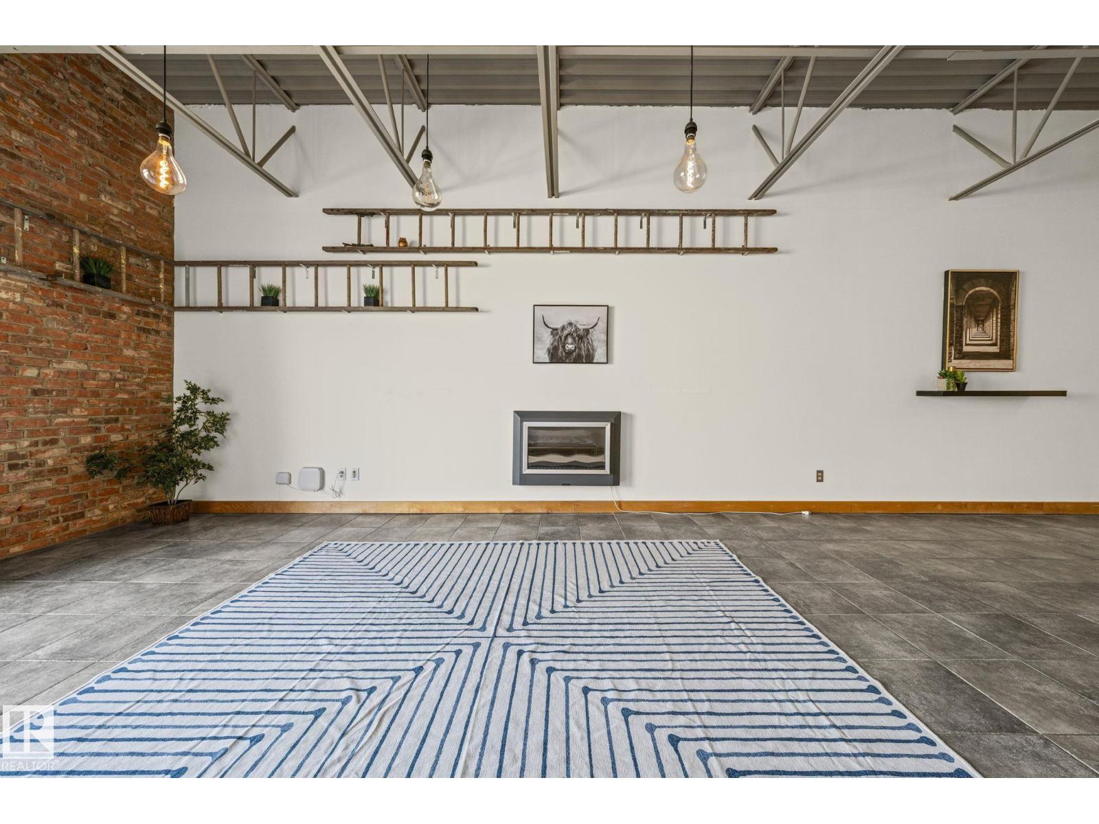 #205 10265 107 ST NW - 26