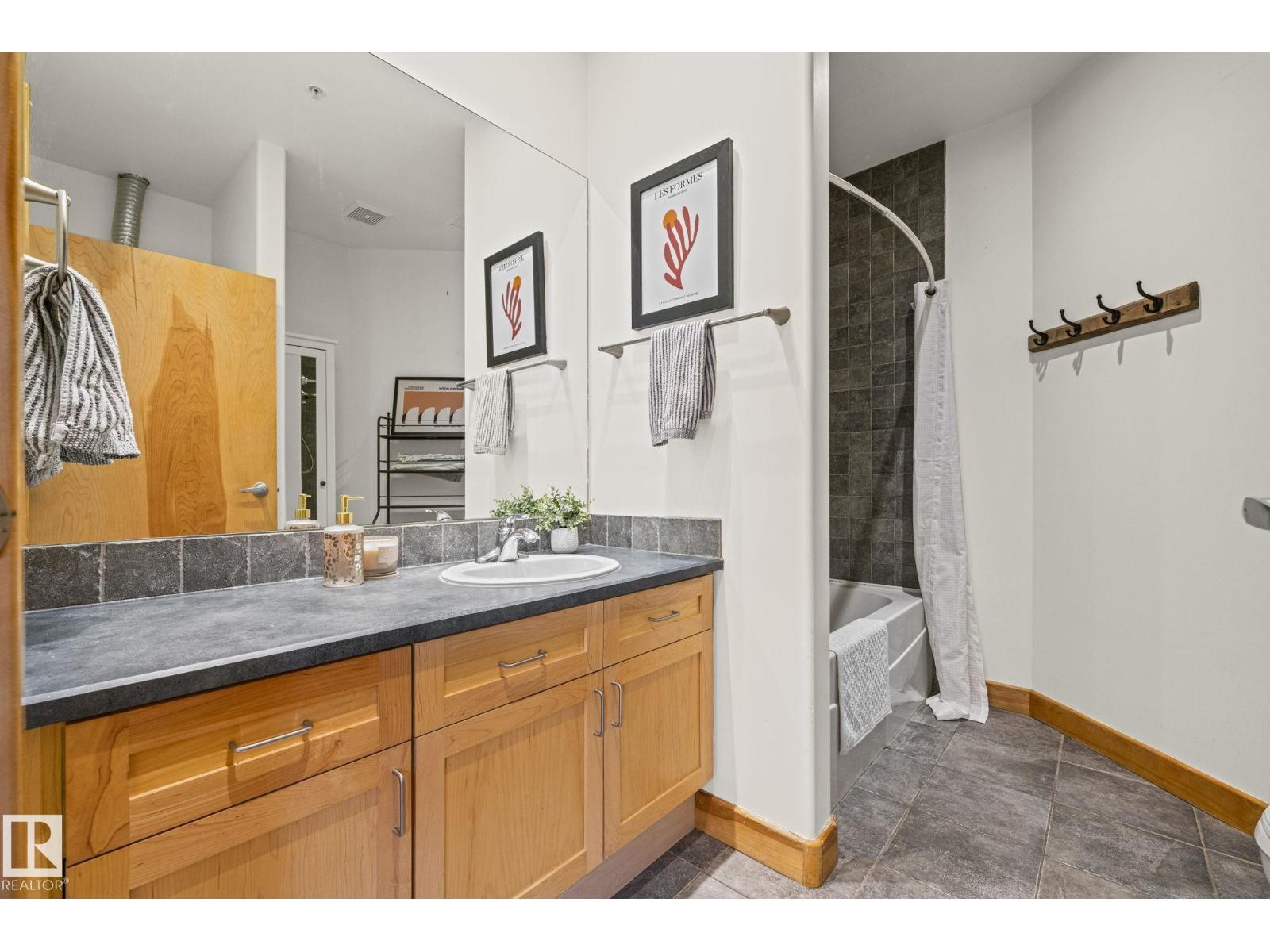 #205 10265 107 ST NW - Image 28