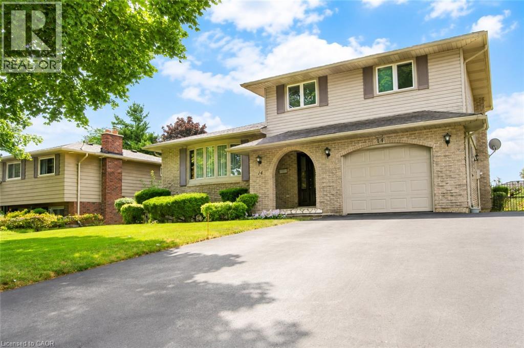 14 BERKLEY Crescent - 2