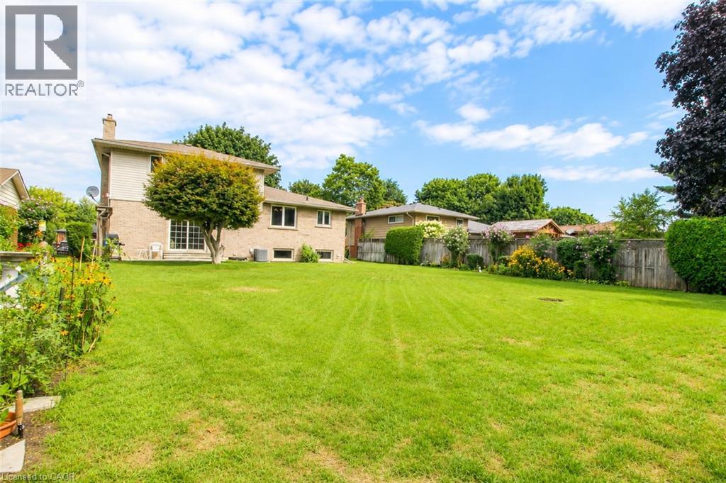 14 BERKLEY Crescent - Image 23