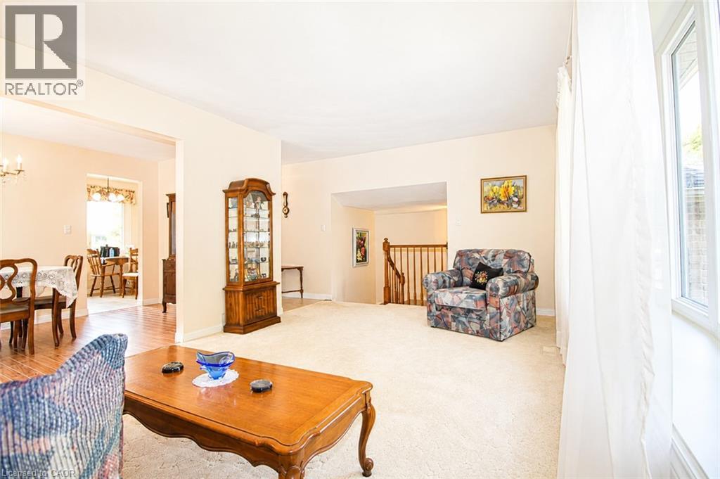 14 BERKLEY Crescent - Image 6