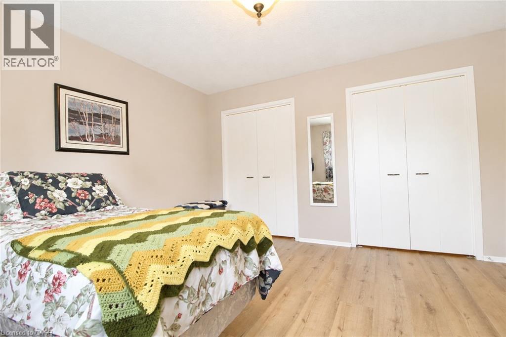 14 BERKLEY Crescent - Image 11