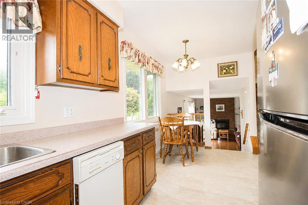 14 BERKLEY Crescent - Image 9
