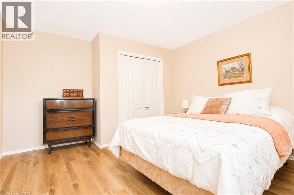 14 BERKLEY Crescent - 12